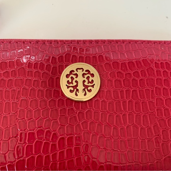 NWOT Fuchsia Long  Wallet With Detachable Wristlet - Picture 2 of 7